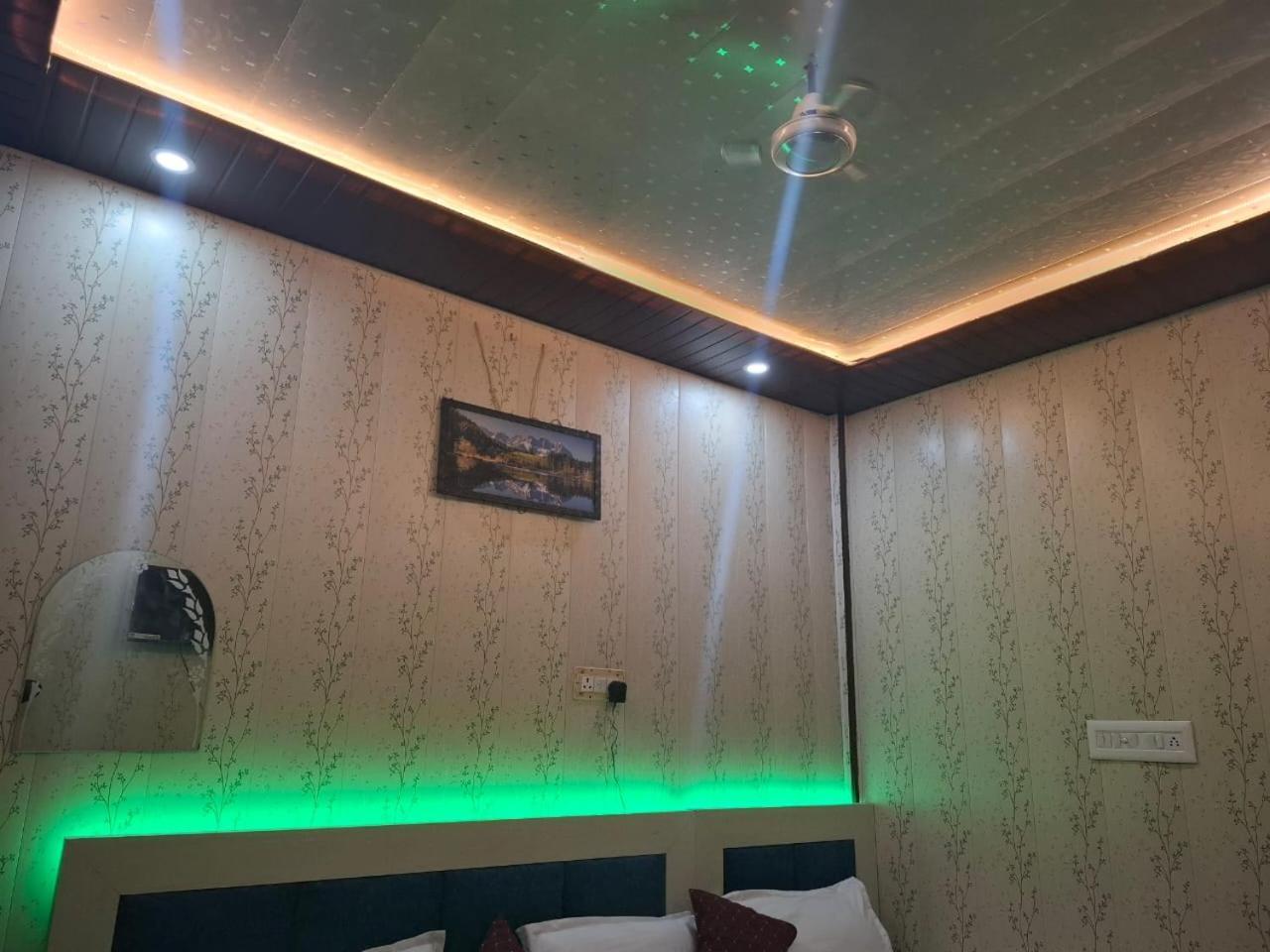 Hotel Sgh Subhadra Guest House Ayodhya Eksteriør billede