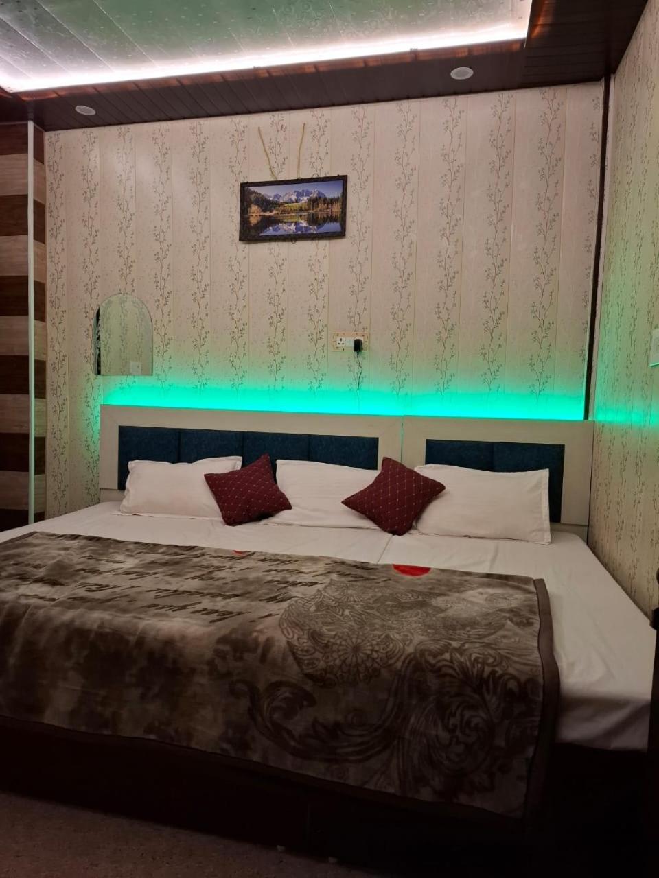 Hotel Sgh Subhadra Guest House Ayodhya Eksteriør billede